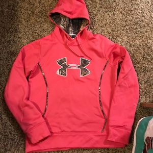 Women’s under armour sweatshirt